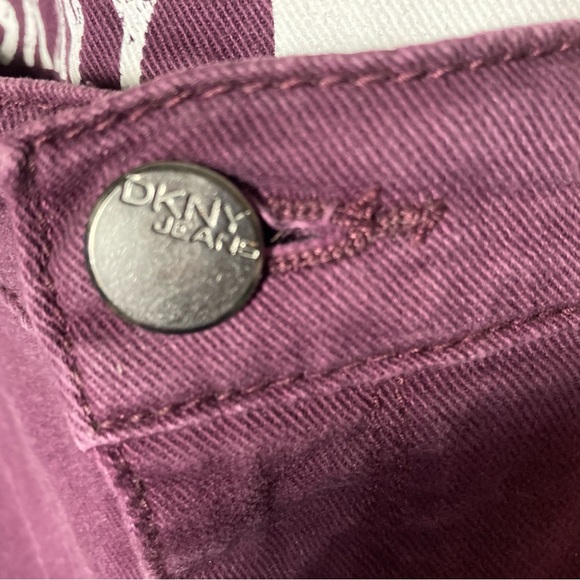 DKNY SOHO Skinny Jeans Women’s Size 10 Burgundy - Picture 8 of 10